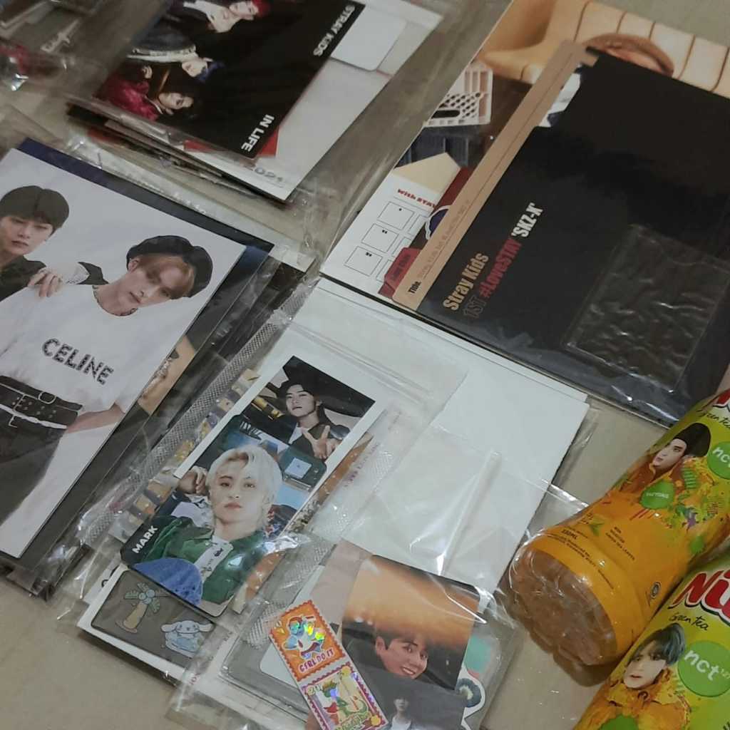 Kpop Random Package (Official Merchandise) - DAY6 STRAY KIDS NCT HOYA MBITIOUS