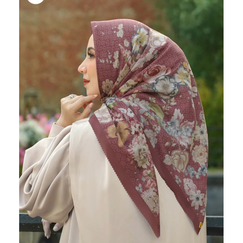 Buttonscarves (BS) Blume & Jubilation Square