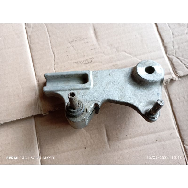 dudukan kaliper cakram belakang Honda sonic 150 r