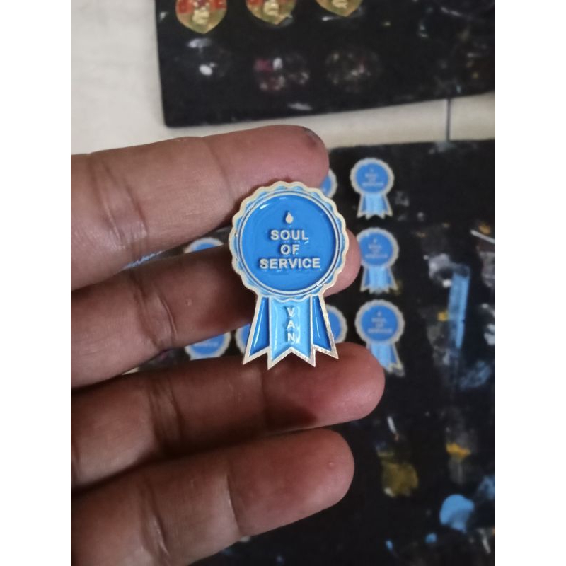 ENAMEL PIN CUSTOM GOLD/SILVER..