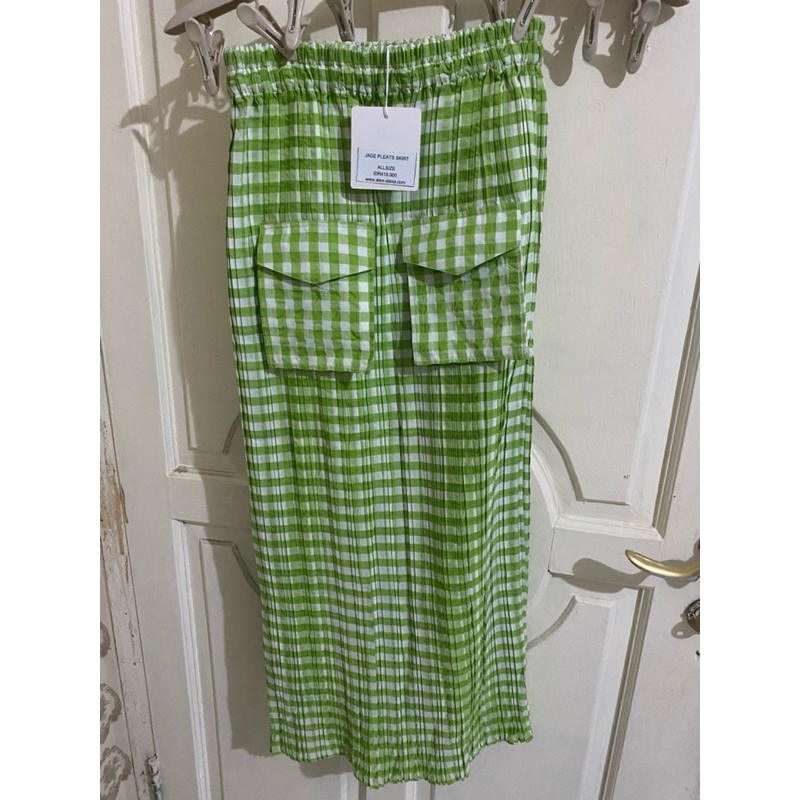 New Jade Pleats skirt
