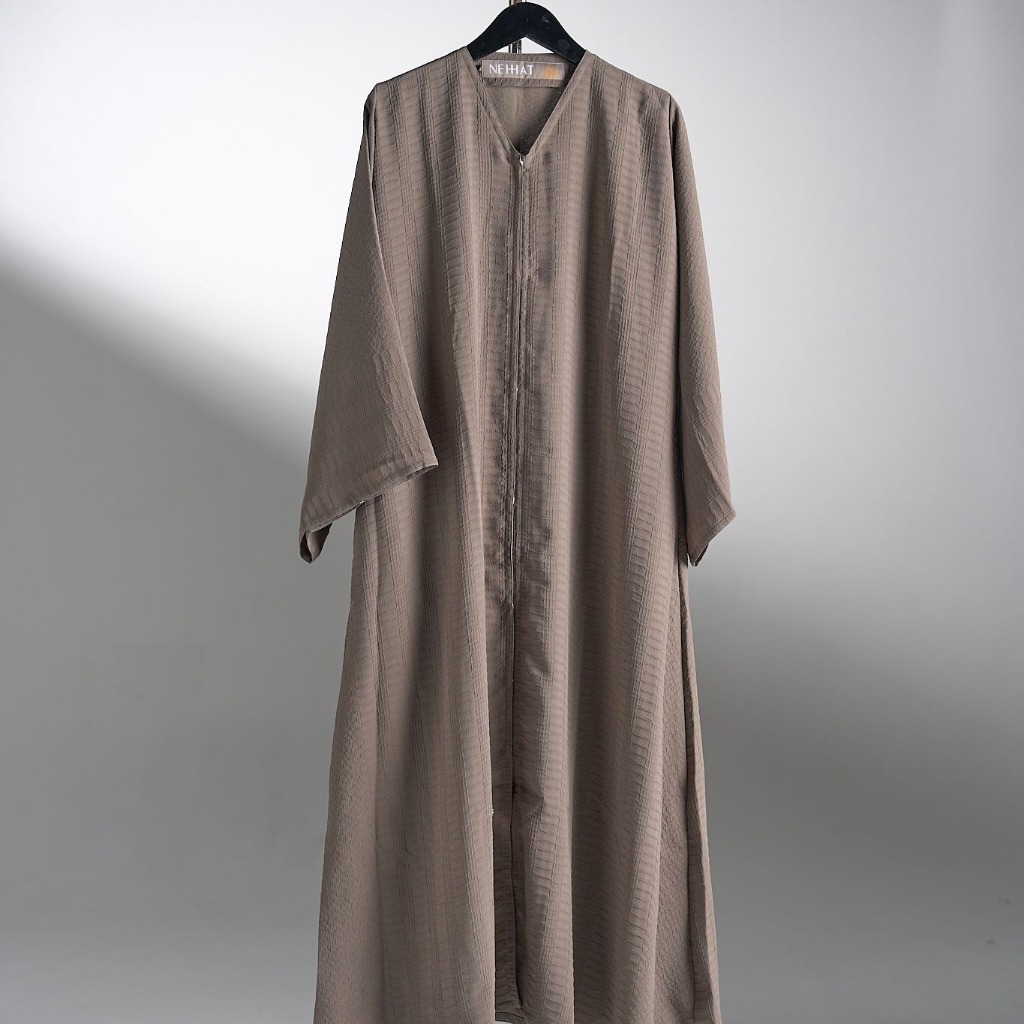 Nehhat Isha Abaya