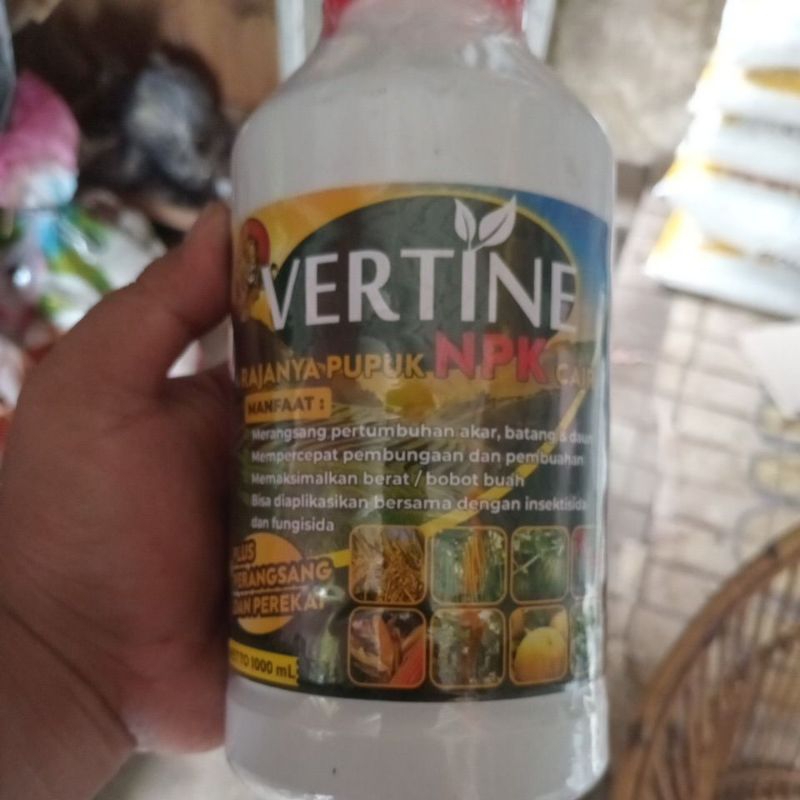PUPUK CAIR VERTINE NPK / 1 liter Plus perangsang dan perekat