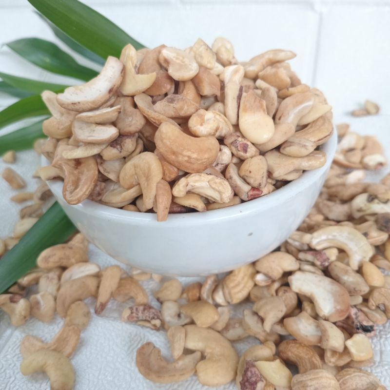 

kacang mede patahan mentah 1 kg