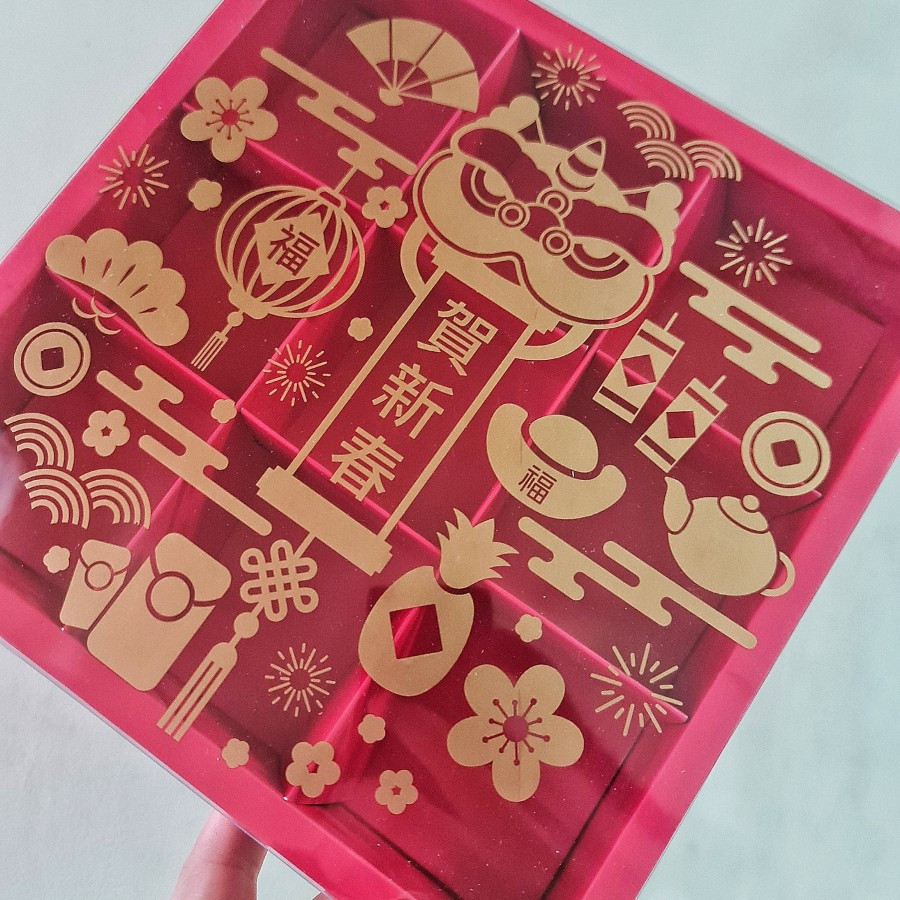 

5 pcs dus mika packaging kue soes sekat isi 9 ukuran 7x7cm warna merah imlek cny