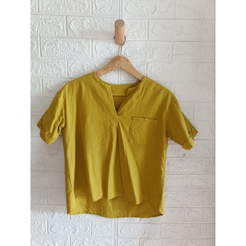 Atasan wanita warna mustard
