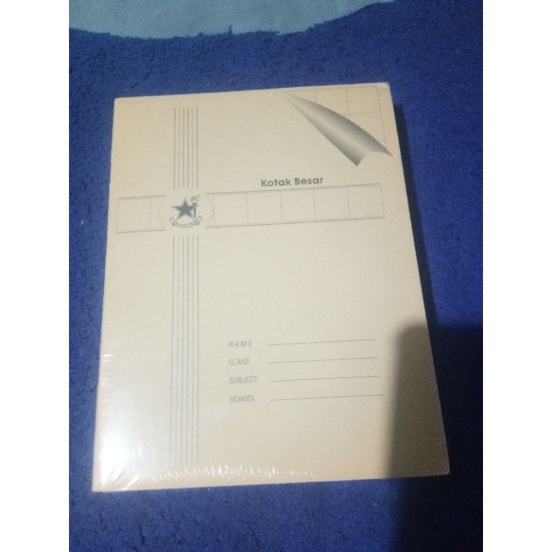 

Buku kotak sedang
