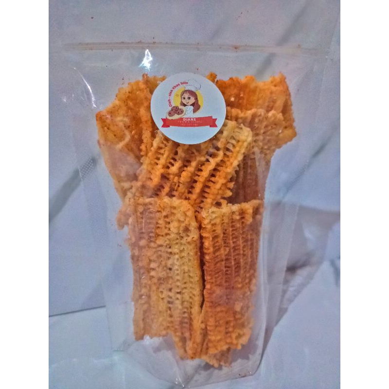 

KERIPIK GEDEBOG Crispy // Kripik PELEPAH PISANG Rasa Pedas Gurih 105gr Oleh-oleh Khas Solo