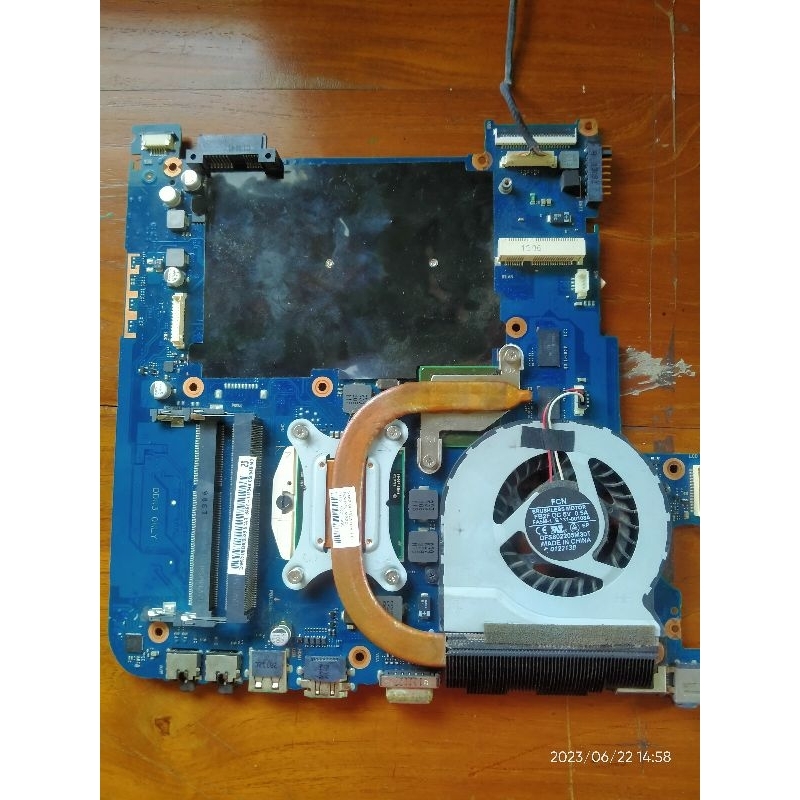 Motherboard / mainboard Laptop Samsung NP300E4X Rusak