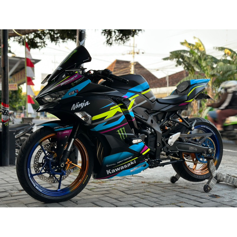 DECAL kawasaki zx 25 r hitam biru