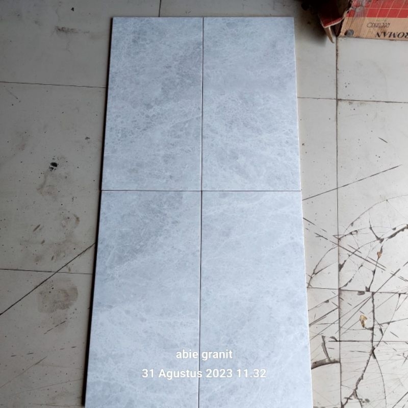 Granit Dinding 30x60 Roman d murcia perla