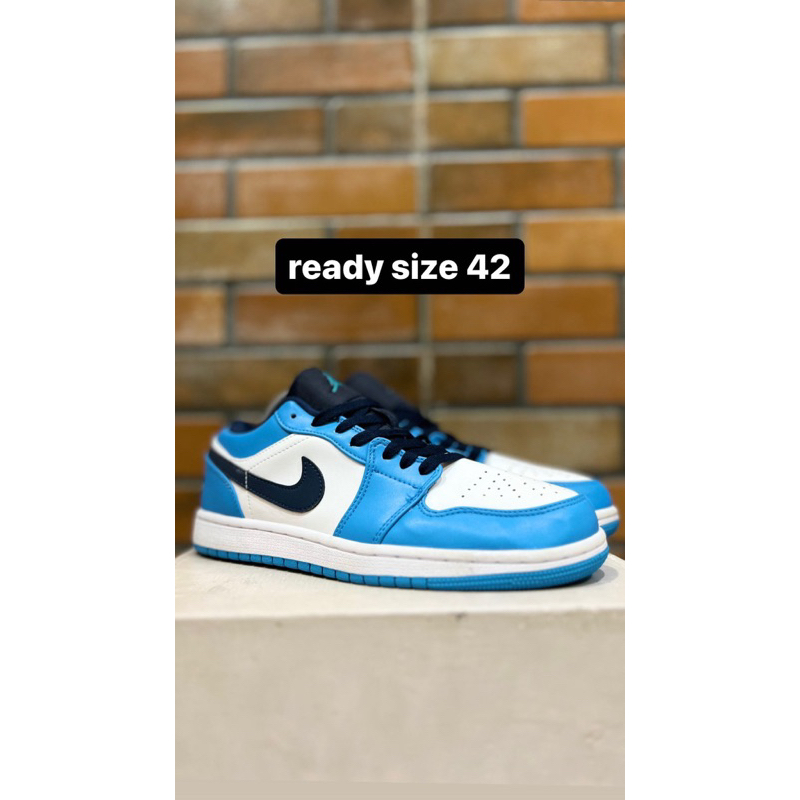 Jordan 1 Low Blue white