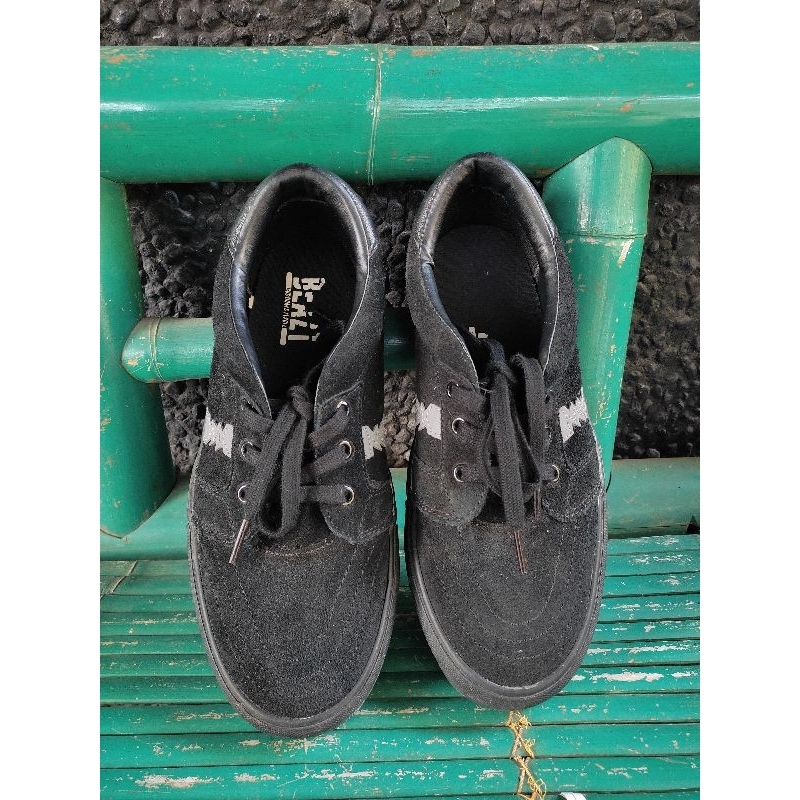 sepatu beazt luxo hitam