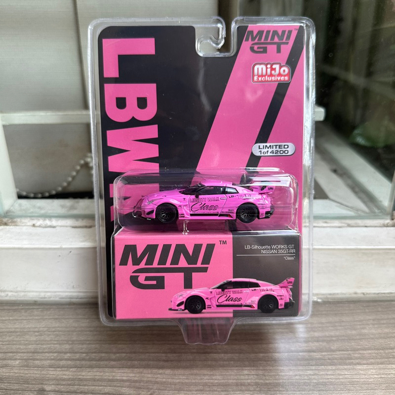 Mini GT 281 Lb Silhouette Works Nissan 35GT RR Pink Class GTR R35 MiniGT