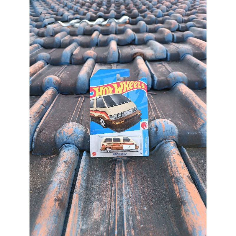 Hot Wheels Toyota van
