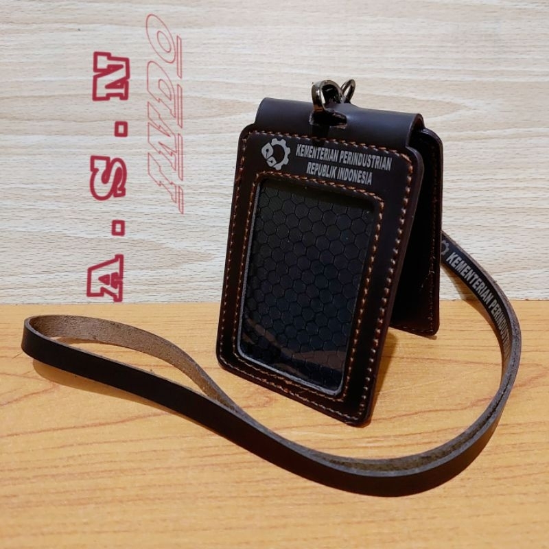 

Id Card Kulit Lipat Magnet KEMENPERIN Id Card Kemenperin