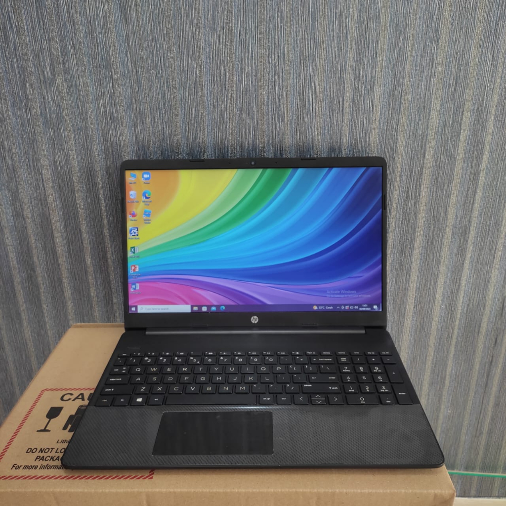 Laptop Hp 15S - eq1052nla, Amd Athlon Silver 3020e, Vga Amd Radeon Vega 3, Ram 4 Gb / 256Gb SSD