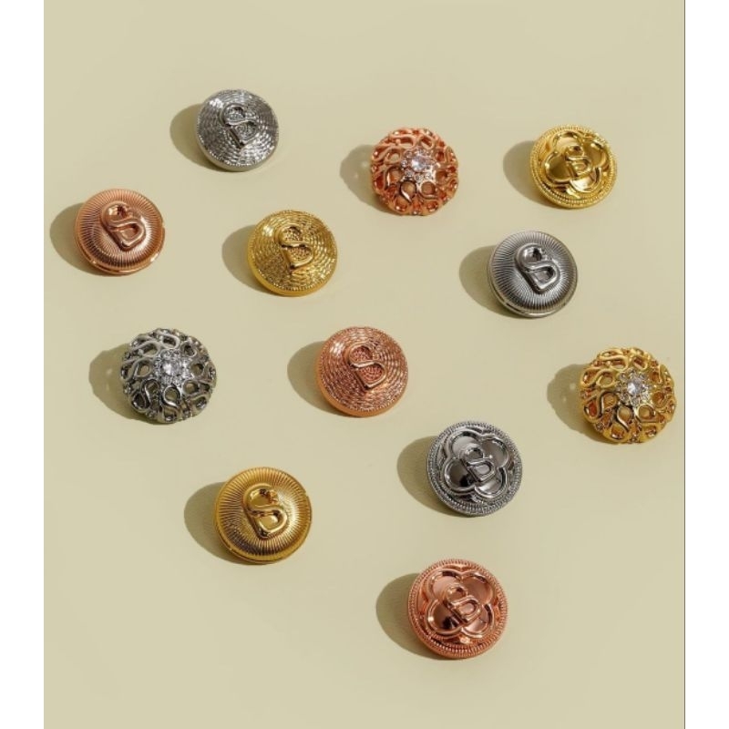 Buttonscarves Petite Round Brooch