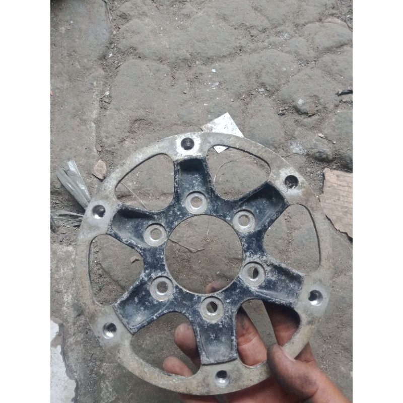 dudukan cakram depan motor Honda Tiger Revo bekas coptan motor seken asli original