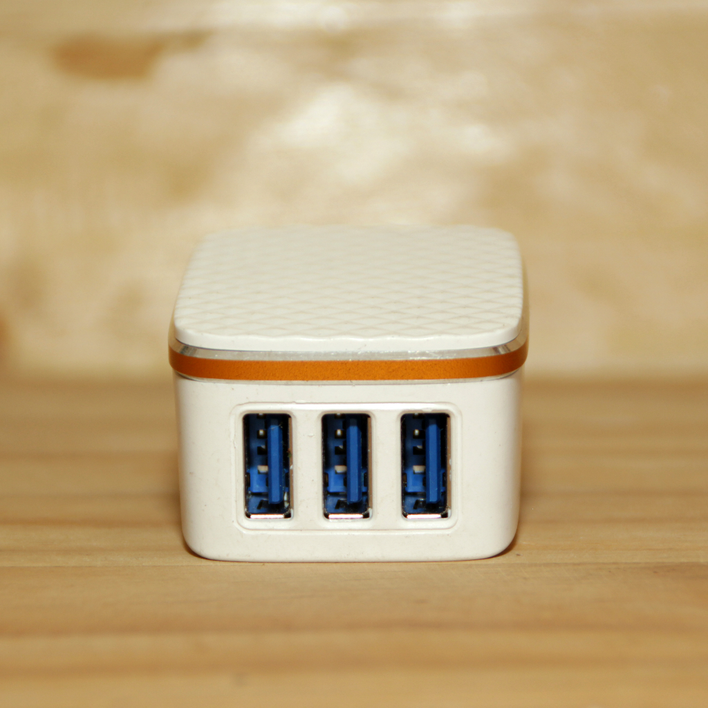 VANVO ADAPTOR  TRAVEL CHARGER 3 USB 3.4 Ampere Fast Charging