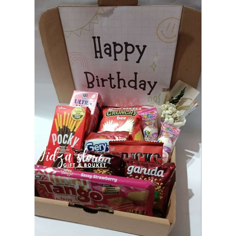 

(GRATIS CETAK FOTO PALAROID) HAMPERS SNACK ULANG TAHUN -KADO PACAR-- HADIAH ULANG TAHUN- HAMPERS