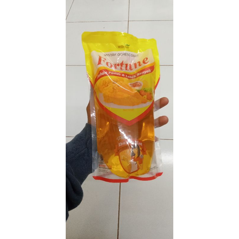 

MINYAK GORENG 1 Liter KEMASAN REFILL