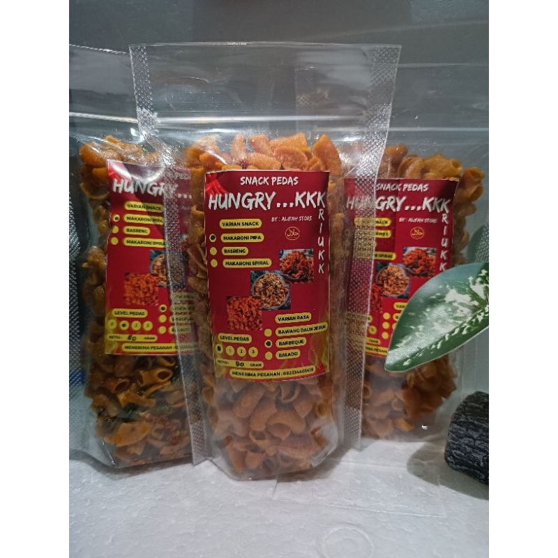 

Makaroni Pipa Goreng Bantat Pedas Hungry Kriuk Level 0-3 (Bawang Daun Jeruk, Barbeque, Balado) 80 Gram