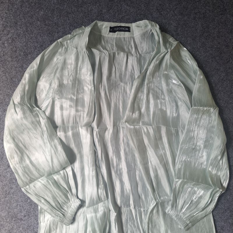 Preloved Outer Shimmer sage green