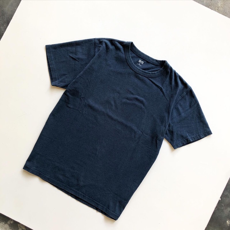 T-SHIRT UNIQLO UU BASIC