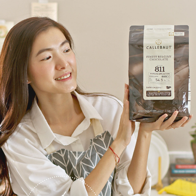 

Callebaut 811 NV 54,5% 1kg ASLI Dark Chocolate Couverture Cokelat Dark 811NV Finest Belgian Coklat Baking Coin