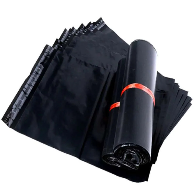 

Plastik POLYMAILER HITAM GLOSSY Isi +-100 lembar (Plastik Amplop)