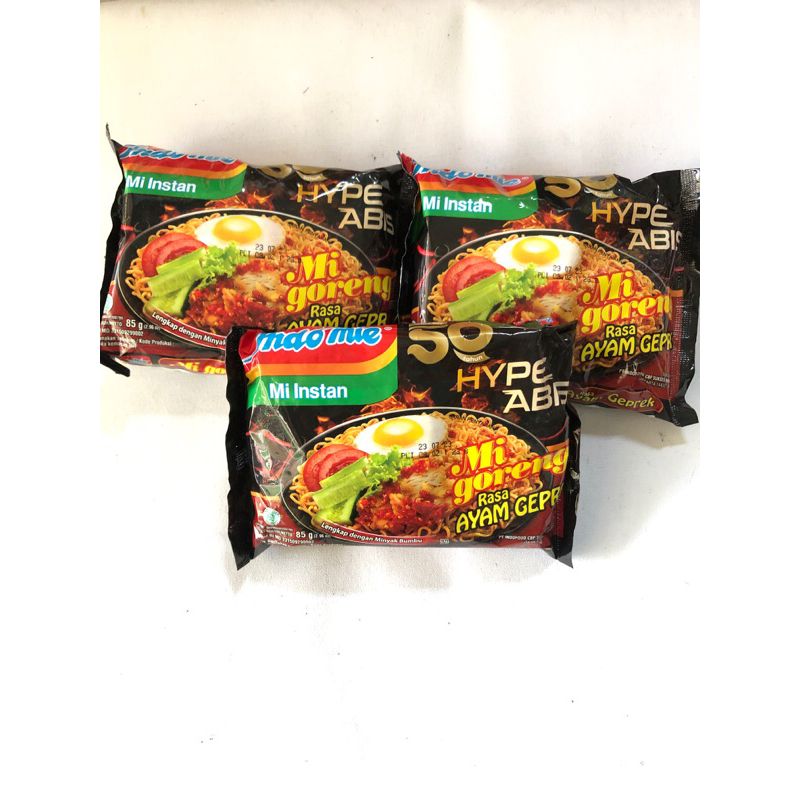 

indomie goreng rasa ayam geprek / mi instan goreng / indomie goreng