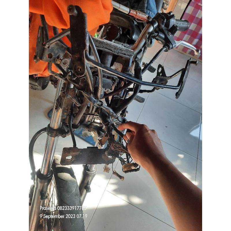 breaket / pangkon / tralis bawah lampu pece tiger revo