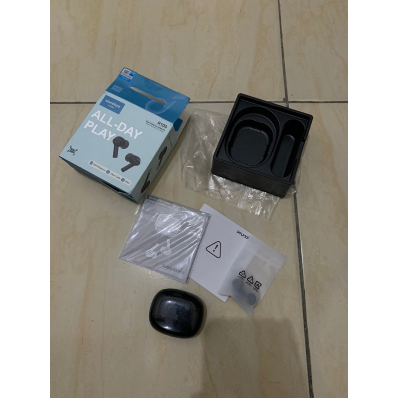 TWS Anker Soundcore R100