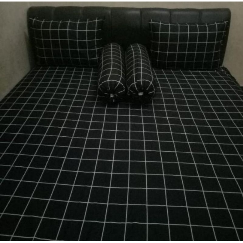 Sprei Dyanoer Motif Hitam Kotak putih Besar ukuran king No 180x200