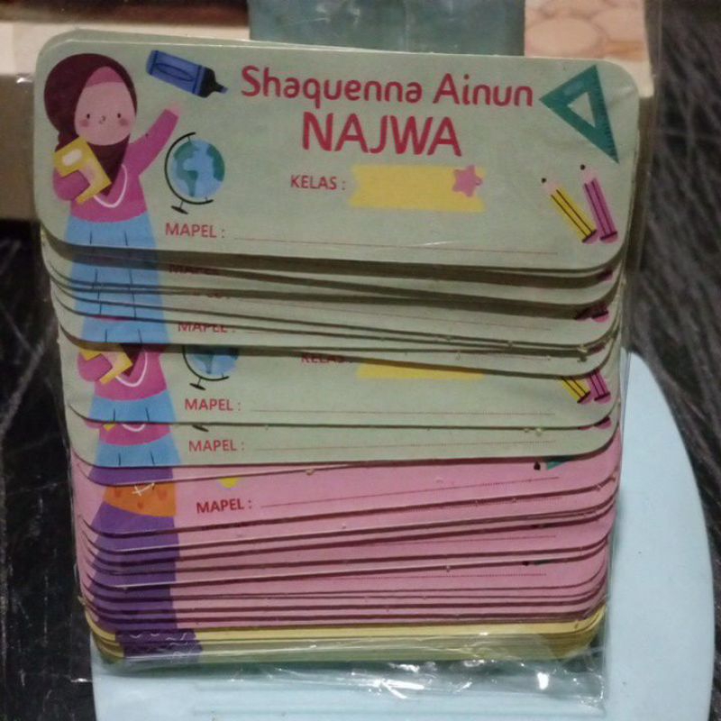 

Label nama Shaquenna Ainun Najwa