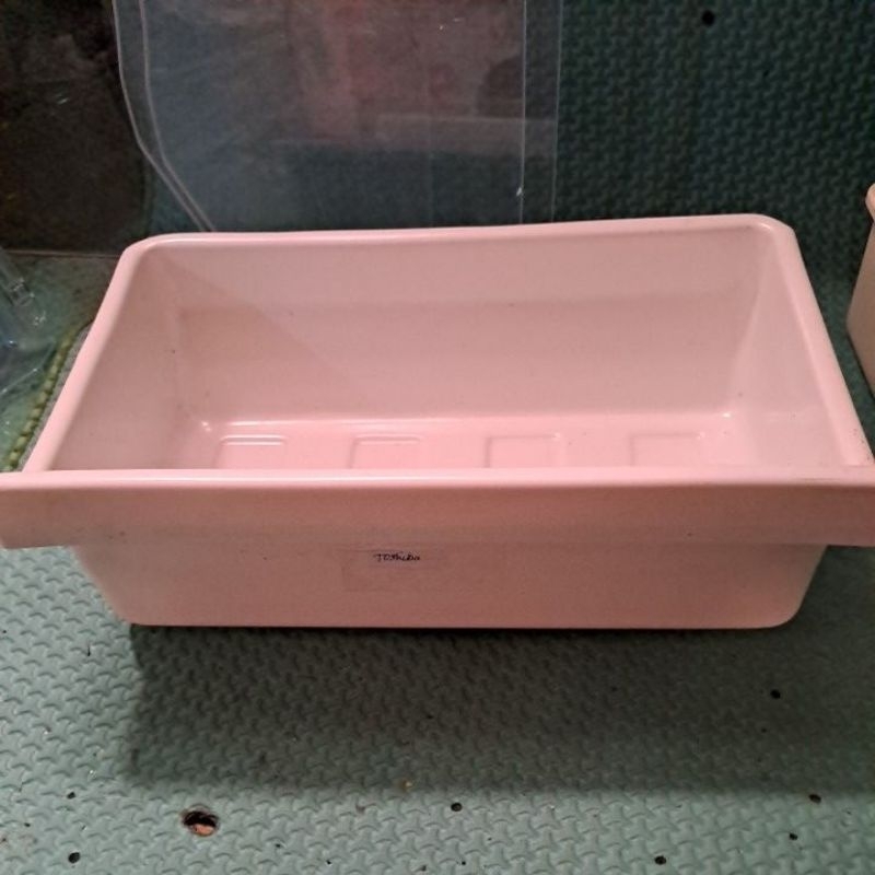 box bekas freezer toshiba