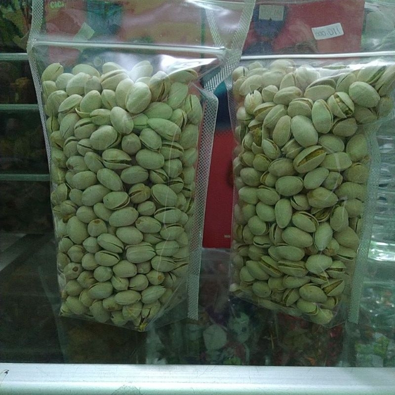 

kacang pistachio