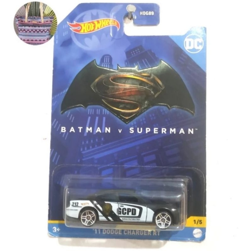 Hot Wheels 11 Dodge Charger RT Batman v Superman