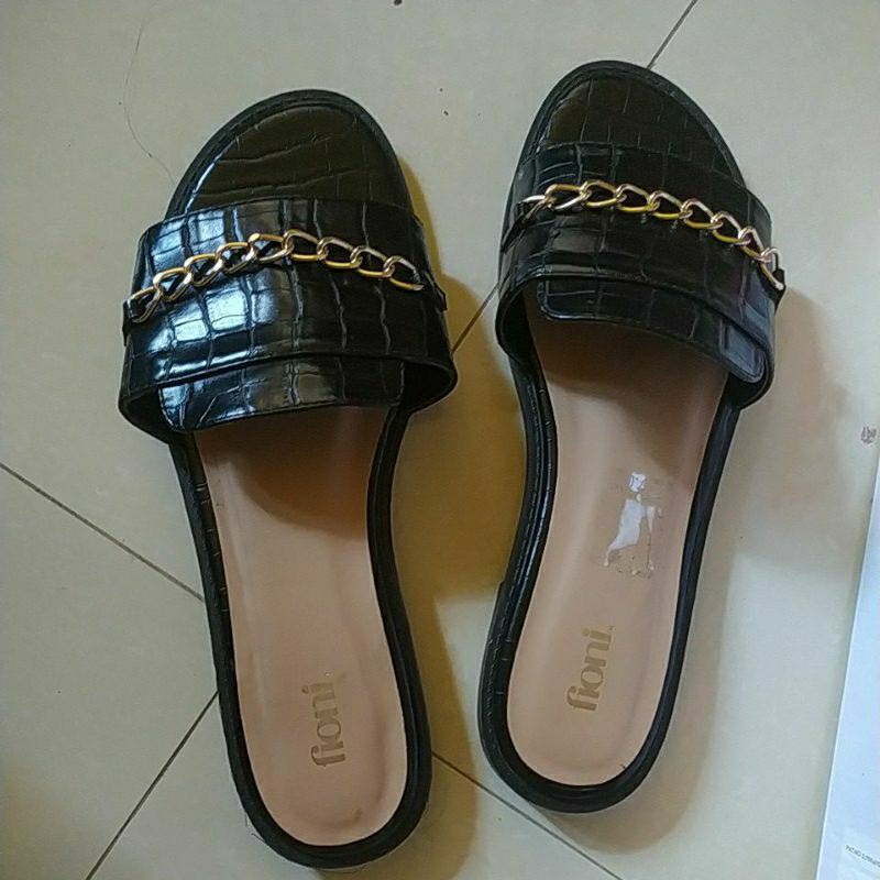 Preloved Sandal Flat Fioni Payless