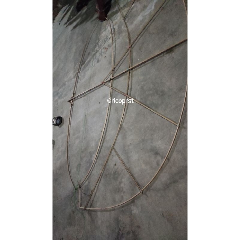 Kerangka Layangan Gapangan 1 Meter (Belum di Rakit)