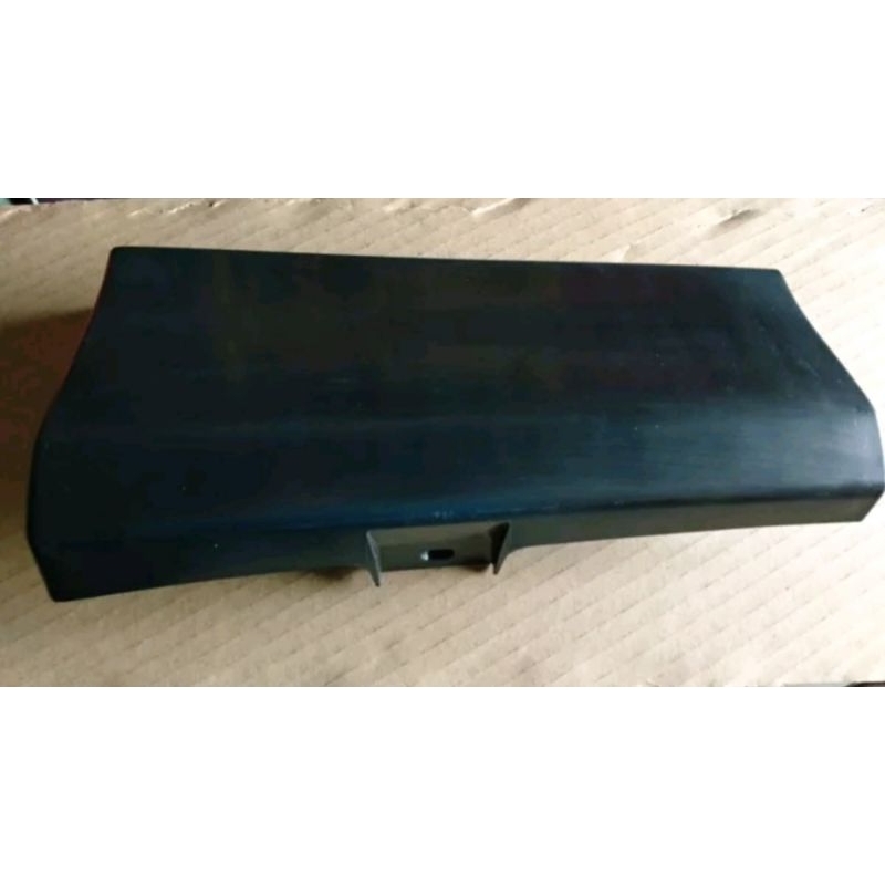 Moulding Quarter belakang Daihatsu Luxio lama original