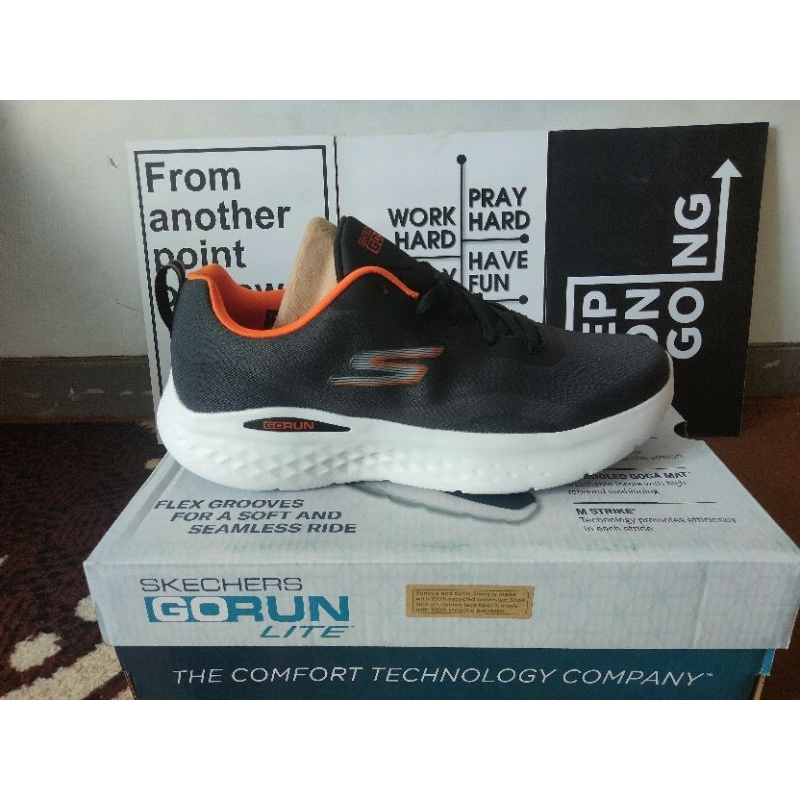 SKECHERS GO RUN LITE / SKECHERS ULTRA GO / SKECHERS GOGA MAT / SKECHERS SEAMLESS RIDE