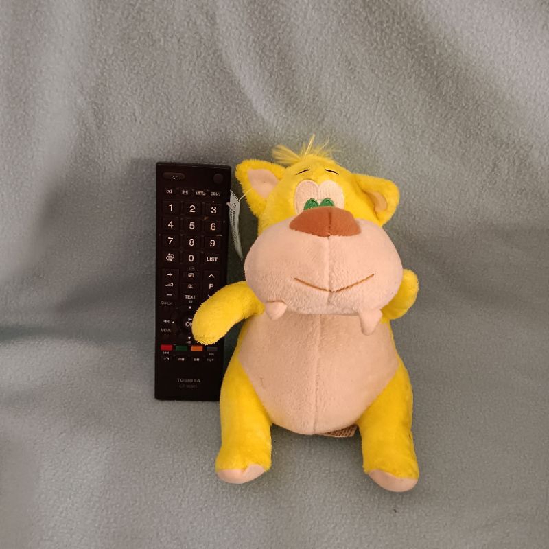 BONEKA SERIGALA KUNING