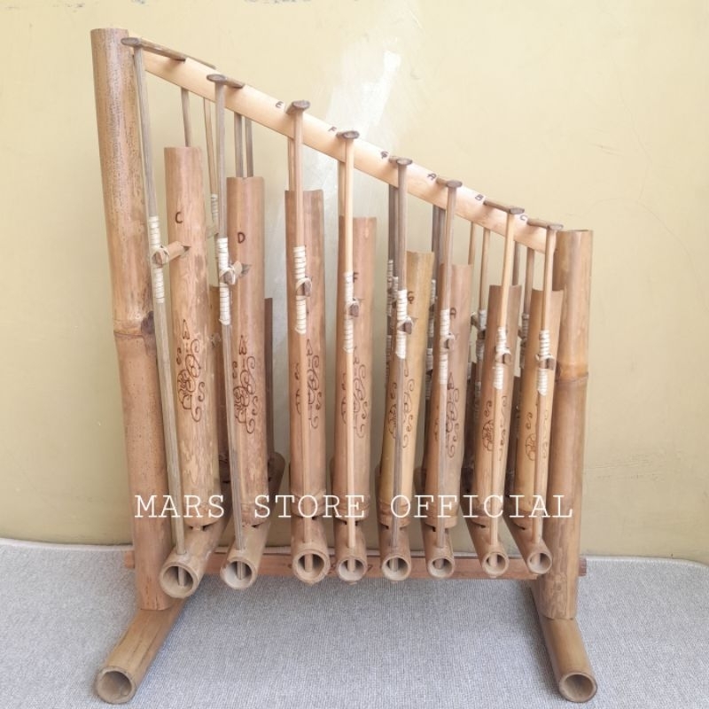 Angklung Topi 8 nada ukuran sedang / Angklung Sarinande 8 nada