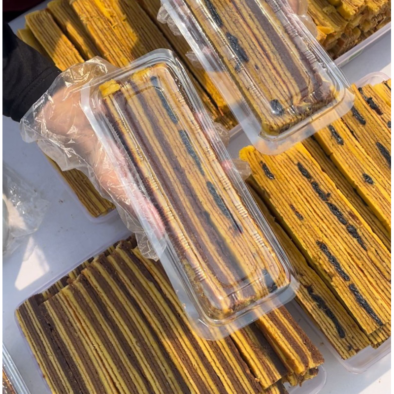 

Kue Pinggiran Lapis Legit 200 gram MAKANAN RINGAN SNACK CEMILAN ENAK MURAH HAMPERS JAJANAN TERMURAH