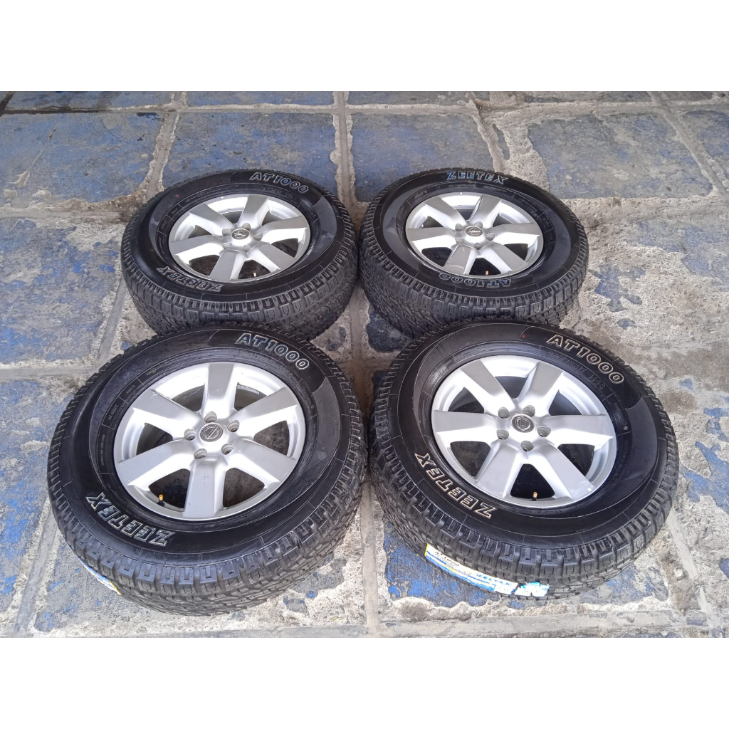 velg bekas copotan xtrail ring 17x6,5 lubang 5x114 seken bekas plus ban 265 70 r17 at kondisi 80% ge