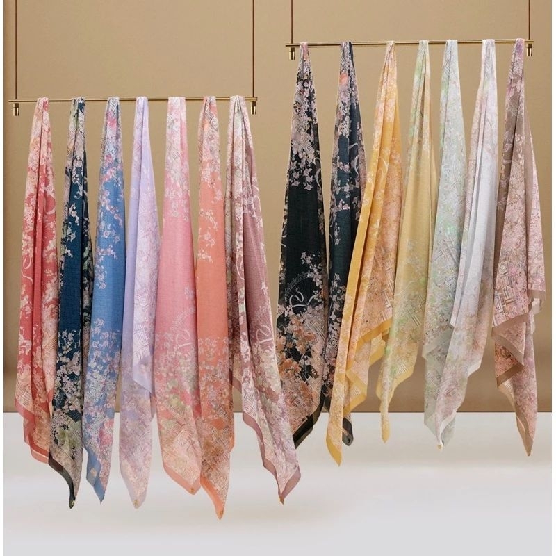 THE BRITISH 2.0 VOAL SQUARE BUTTONSCARVES