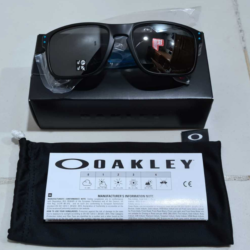 Oakley Sunglasses Holbrook OO9379-0755 Original