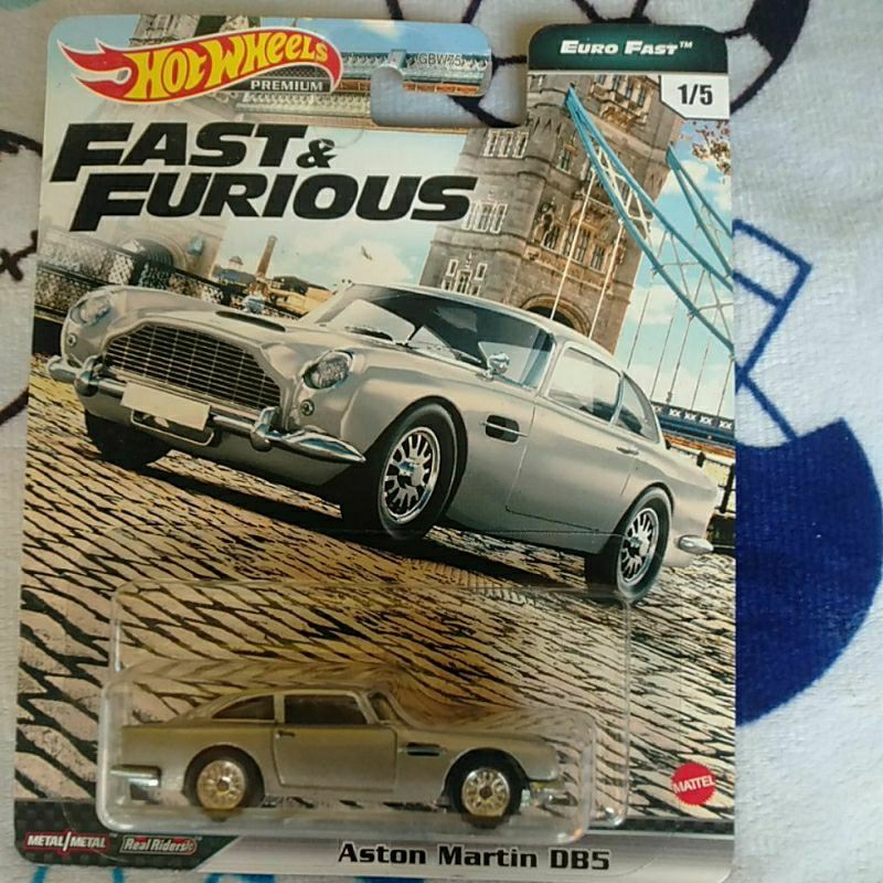 Hot Wheels Premium Aston Martin DBS